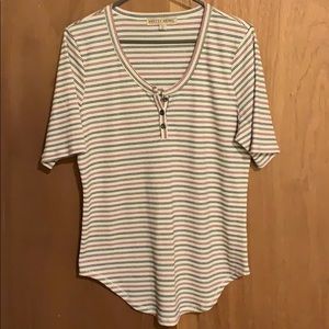 Ladies short sleeve top